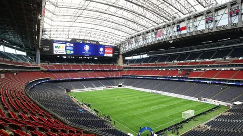 “心手相牵 梦想闪耀 —— 浙江卫视“双亚运盛宴”点亮爱情光芒，共迎精彩时刻”